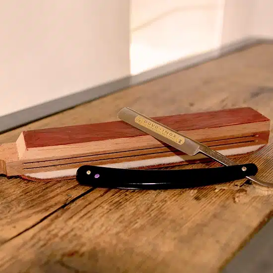 Coupe-chou - coiffeuse énergétique en Valais, coupe énergétique à Chalais, soins capillaires naturels en Valais, décodage psychobiologique et coiffure, salon de coiffure naturel à Chalais, thérapie capillaire énergétique, coupe vibratoire selon Rémi Portrait, Cciffure holistique à Chalais, bien-être capillaire en Valais